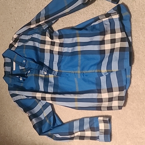 Selling Burberry kids shirt in good condition - Picture 1 of 3